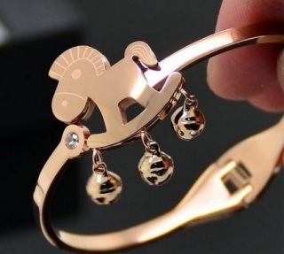 Rose Gold Carousel with Bell Bangle KJB520057